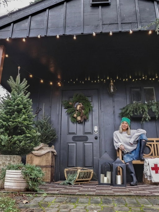 Christmas sprinkled in my exterior last season while I currently deck the halls inside! 

Love looking back as well as sharing in hopes to inspire some of you! Cannot wait to share my Christmas decor this season! Its wildy different with splashes of traditional reds! I'm so excited about it! 

Ps- still patiently waiting for our XMas mice to arrive for the 'mouse house'..will share the second they arrive!.. if you know you know 😉😘

#christmasmagic #christmasdecorations🎄 #christmasdecorideas #christmasexterior #xmasdecor #xmashome #christmasporch #sheshed #blackhome