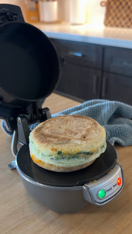 Shop the Hamilton Beach Single Breakfast Sandwich Maker —  http://hamiltonbeach.sjv.io/Z6gaOR

link also in bio.  @hamiltonbeach 

Protein-Packed Breakfast Sandwich
Ingredients:
	•	1 English muffin, split
	•	2–3 tbsp liquid egg whites (or 1 egg)
	•	1 slice Canadian bacon or turkey
	•	Small handful chopped spinach
	•	1 slice cheddar cheese (or your favorite cheese)
	•	Optional: pinch of salt + pepper + honey

Instructions:
	1.	Plug in and preheat the Hamilton Beach Single Breakfast Sandwich Maker.
	2.	Layer the bottom half of your English muffin on the lower plate, then add cheese and turkey.
	3.	Lower the top plate and pour egg whites into the egg section.
	4.	Add spinach and top with the other half of your English muffin.
	5.	Close the lid and cook for about 5 minutes — it’ll beep when ready!
	6.	Lift the lid, remove your sandwich, and enjoy a fresh, protein-packed meal on the go.

#sponsored #hamiltonbeach #sandwich #breakfastmadeeasy #proteinbreakfast #comfortcreator