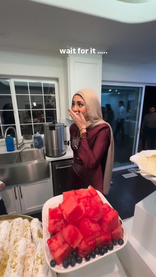 who ate all the cream rolls idk why everyone’s looking at me it literallt wasn’t me i don’t even like cream rolls like that at all even 

#afghan