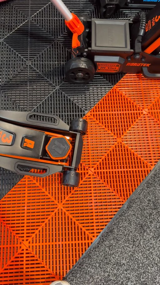 @shoproadtek battery powered floor jack. First time seeing it in person at Sema. #mechanic