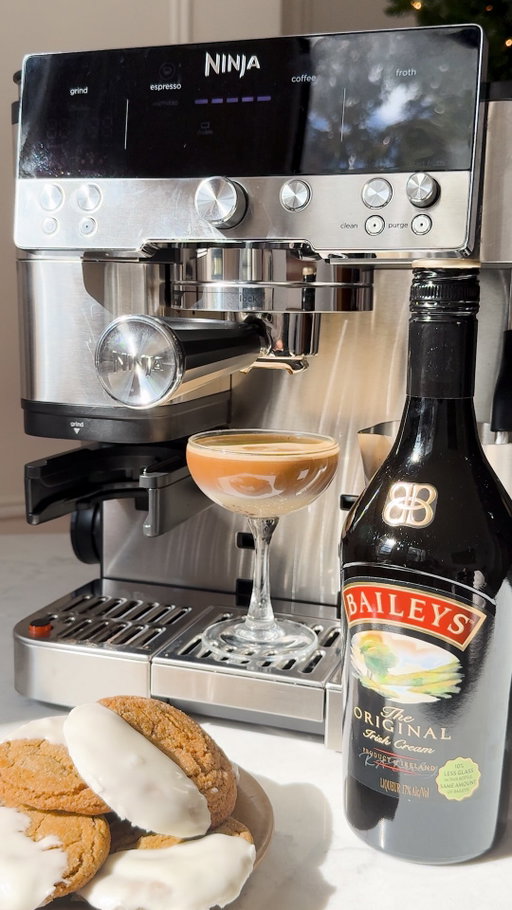 Name a better holiday duo… @Baileysus and @ninjakitchen make the perfect gingerbread martini. ✨🎄#NinjaLuxeCafe

[Video Description]: A gingerbread cookie gets dunked into a creamy Baileys Gingerbread Martini, made with the Ninja Luxe Cafe.