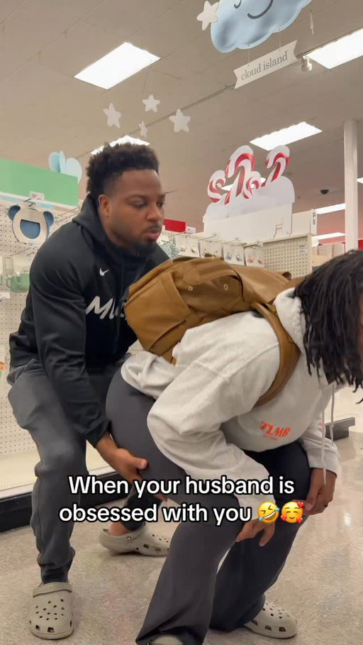 Why he just got my baby rolling in the back 🤣😭