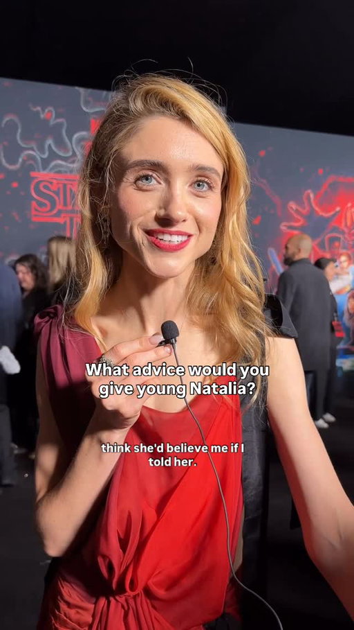 #NataliaDyer is team… Nancy, of course! Natalia stopped by to answering all our burning questions at the #StrangerThings season 5 world premiere in L.A. tonight.
video: @deborahyou