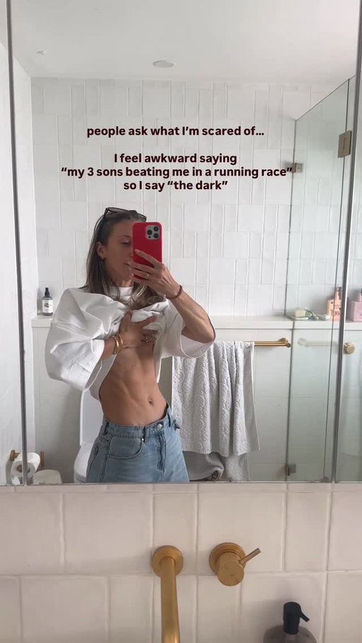 My training routine is all about FUNCTIONAL FITNESS!
This means dynamic movements, large focus on mobility, feeling strong in my own body weight and practising a variety of discipline from running, swimming, Pilates, weights and agility. 

The mums who get it, get it💁🏼‍♀️