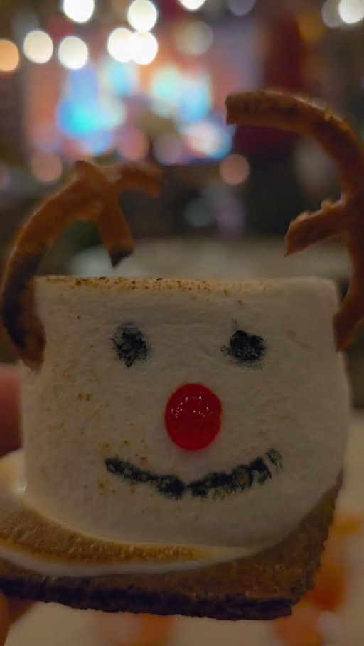 🧣 The Heights & Co. Fireside Experience kicks off tonight with a screening of 𝘊𝘳𝘢𝘻𝘺 𝘙𝘪𝘤𝘩 𝘈𝘴𝘪𝘢𝘯𝘴 on the patio! 🔥

🎅 The seasonal event features cheerful holiday décor, festive cocktails, cozy outdoor dining and a S’mores Board for two or four guests, along with a different movie each night in November and December (except for holidays). 📺

🎬 Showtimes are Sunday through Thursday at 5:30, 7:30 and 8 p.m., and Friday and Saturday at 5:30, 7:30, 8, 9:30 and 10 p.m. ❄️

🎀 Walk-ins welcomed based on availability but reservations are highly recommended. Guests can book the event ticket for “&Co Fireside” 🎫

https://resy.com/cities/houston-tx/venues/heights-and-co?date=2025-11-06&seats=2

☃️ And for those who observe Whamageddon — gotcha, ya cotton-headed ninny-muggins! 🎄

📍 @HeightsandCo 1343 Yale
📝 @MadmanMario