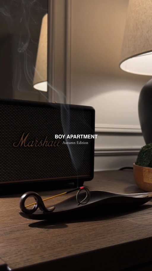 Boy Apartment 🛋️ (breakdown below):

Speakers - Marshall & Sonos 
Portable lamps - auríe by Blossholm 
Other lamps - Dyson, pina 
Coffee table - Cult furniture 
TVs - Samsung Frame 
Recent Skincare - Tom Ford & Grown alchemist 
Picture lights - Amazon 
Bedside lamps - John Lewis 
Table vases - Zara home 
Fans - Shark & Dyson