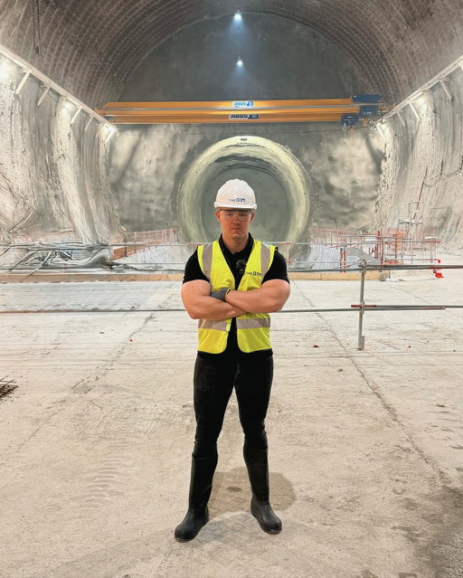 Incredible few days deep inside The Alps checking out one of the world’s biggest mega builds ✊ The epic Mont Cenis Base Tunnel will stretch for 57.5 kilometres beneath the mountains and connect France to Italy, taking the title of the world’s longest rail tunnel. 

Video coming soon to @TheB1M — you don’t want to miss this one! 

#architecturelovers #architecture #construction #engineering #build #building #TheB1M #montcenis #telt #france #italy #lyon #turin #design #infrastructure #tunnel #rail #megabuilds #megabuild #basetunnel #alps #mountain