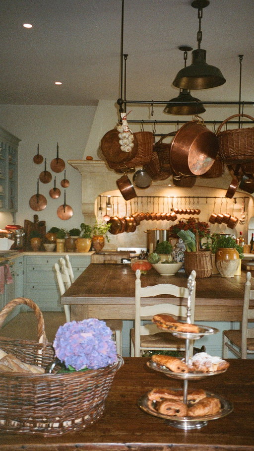 I can’t wait to find my home in Provence. In the meantime, @provencepoiriers is making me dream of what I could create with mine.

Location is📍 Le Mas des Poiriers

#provence #provencestyle #homeswithcharacter #beautifulhomes #homesandgardens