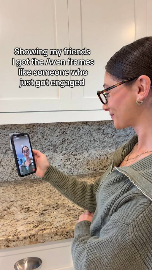 This is actually how it feels to get your hands on these frames💍

Drop a ✨ if you want a pair and we might just drop in your DMs with a little #eyebuysurprise.

Inspo @bigmackhubbell