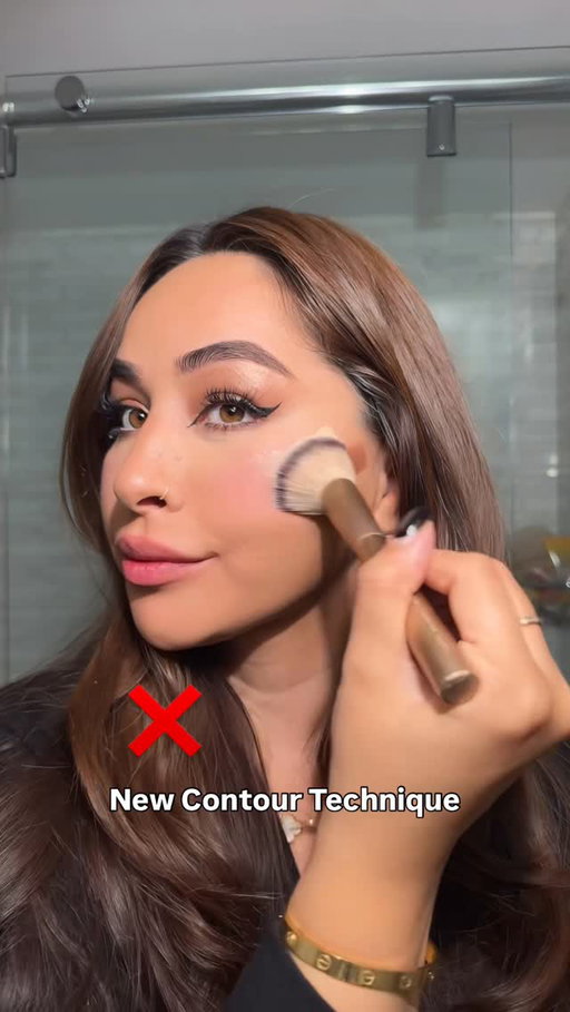 53 contour technique that is going viral!! Have you tried this yet??? 
#makeup #contourhack #makeuptutorial