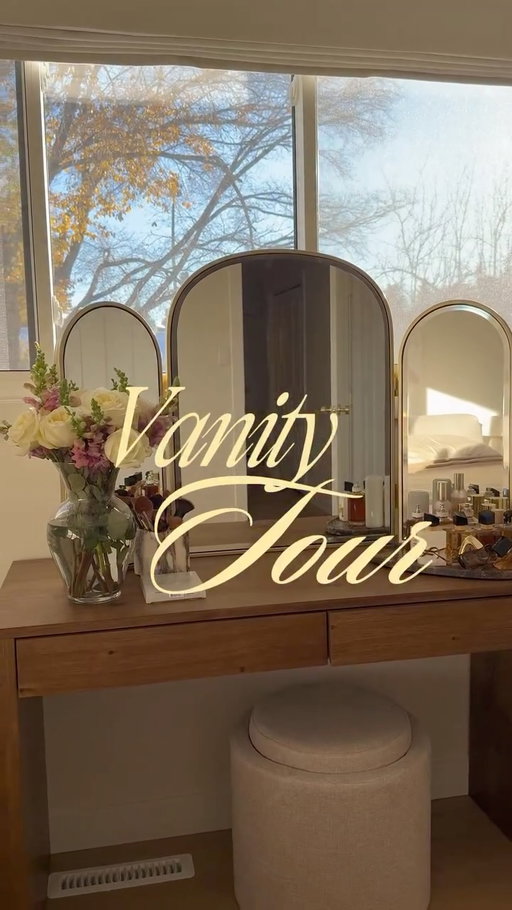 makeup vanity tour 💌🦢🕯️

#vanity #makeupvanity #homedecor #modestfashion