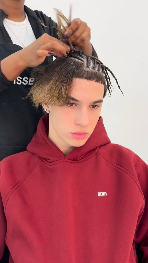 Cornrows into Twist 

@cassianalexandru11 

#fyp#viral#hair#cornrowstyles#boy#white#switzerland🇨🇭#germany🇩🇪#england🇬🇧