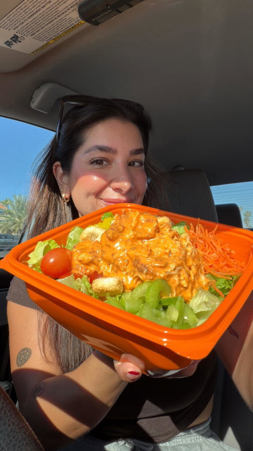 @saladandgo has brand new chicken which I tried and LOVED! You can get it at any location online or at the drive thru! Let me know your thoughts if you try it!