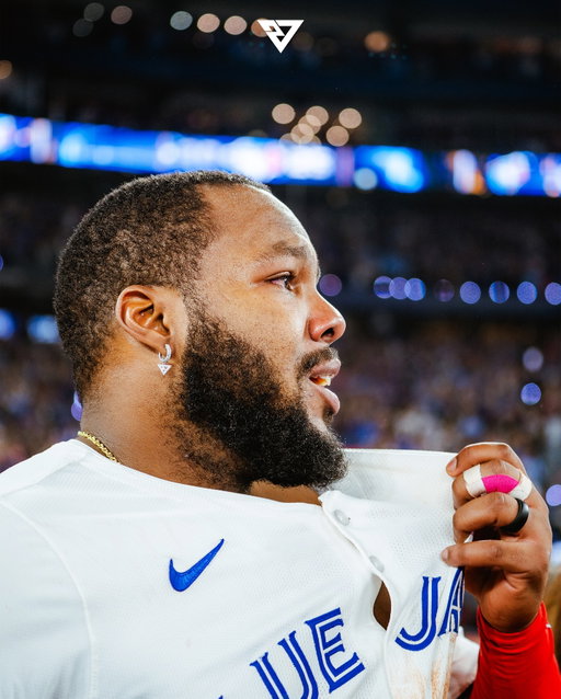 2025,

I KNEW YOU WOULD BE SPECIAL WHEN I KNEW I WOULD BE A BLUE JAY FOREVER.

I DON’T EVEN KNOW WHAT TO SAY. A YEAR THAT CHANGED MY LIFE. A YEAR THAT MADE ME APPRECIATE TIMES THAT DIDN’T MAKE SENSE. A YEAR I WILL FRAME FOREVER.

TO MY FAMILY, FANS, TEAMMATES, BLUE JAYS ORGANIZATION, AND MAJOR LEAGUE BASEBALL:

THE ABOVE WOULDN’T BE POSSIBLE TO SAY WITHOUT ALL OF YOU.

WE WERE BORN READY. WE STAY READY. 

LOVE,
VLADDY
#ELDEDG (EL DE DON GREGORIO)

2025,

SABÍA QUE SERÍAS ESPECIAL CUANDO SUPE QUE SERÍA UN BLUE JAY PARA SIEMPRE.

NI SIQUIERA SÉ QUÉ DECIR. FUE UN AÑO QUE CAMBIÓ MI VIDA. UN AÑO QUE ME HIZO VALORAR LOS MOMENTOS QUE NO TENÍAN SENTIDO. UN AÑO QUE GUARDARÉ PARA SIEMPRE EN MI MEMORIA.

A MI FAMILIA, A LOS FANÁTICOS, A MIS COMPAÑEROS DE EQUIPO, A LA ORGANIZACIÓN DE LOS BLUE JAYS Y A LAS GRANDES LIGAS DE BÉISBOL:

NADA DE ESTO SERÍA POSIBLE SIN USTEDES.

NACIMOS LISTOS. ESTAMOS LISTOS. 

CON AMOR,
VLADDY
#ELDEDG (EL DE DON GREGORIO)