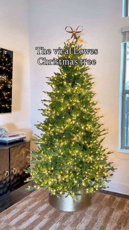 Comment “tree link” for the link to this viral twinkle tree! 🔗🎄