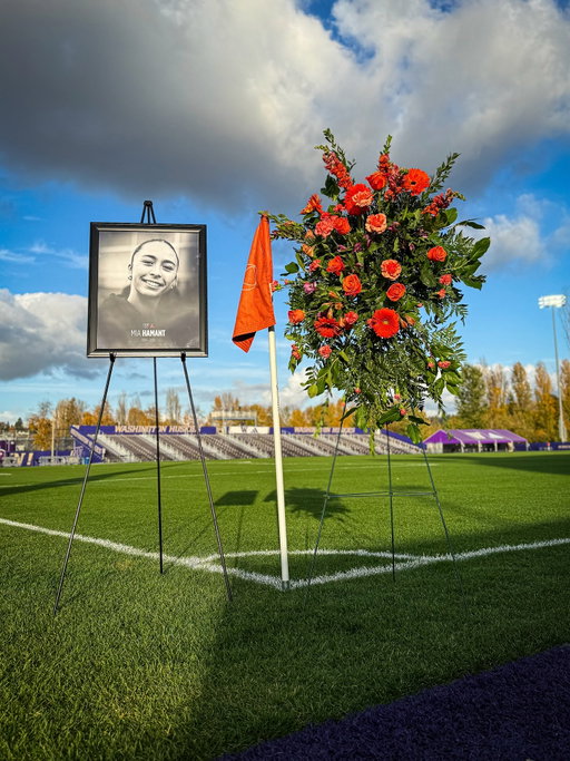 📍 Husky Soccer Stadium 🧡