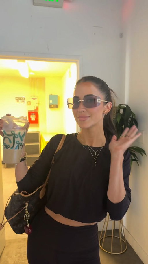 QUEEN ALERT! Our relay mirrorball champion this week is not other than  @kaitlynbristowe!!!! She will be dancing with Andy for a dance, and I can’t believe that I won’t be on the ballroom floor at all! FOMO!!! But I know I’ll be so proud watching them. Seriously can’t wait for this dance! 

Kaitlyn, I hope you brought knee braces. @richtercommaandy @dancingwiththestars