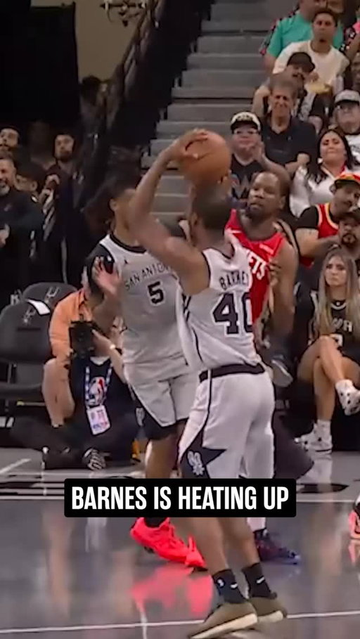 three threeeees for HB in the first 🔥 

📺 NBA on Prime