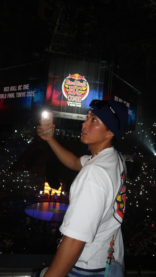 Tricking on Last Chance Cypher Stage.
📷 @mctaka_bilingual 

#redbull #redbullbcone #tricking