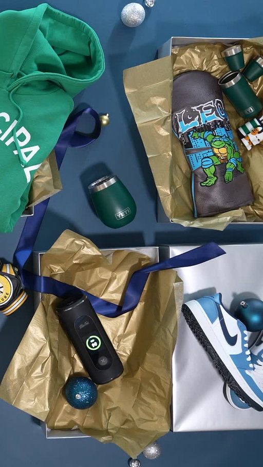 Give the Gift of Golf🎁  
From small surprises to show-stopping gifts, you’ll find something for every golfer on your list. Thoughtfully curated, our Holiday Gift Guide makes gifting simple. 
Shop now. Link in bio.