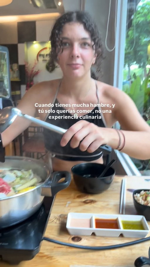 When you're freaking hungry, you just want to eat — not have a culinary experience.
Andreea: “Dani, are you sure?”
Me: “No, just put everything in there.” 😂