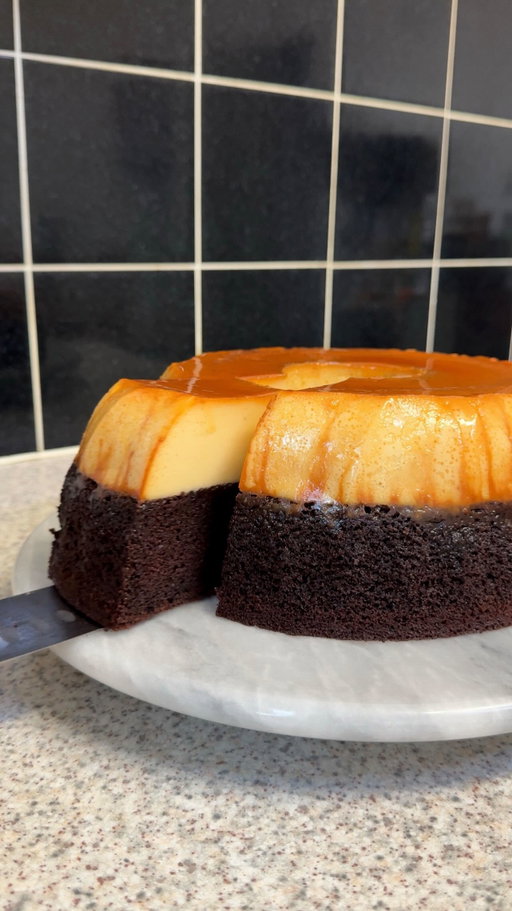 chocoflan 🇲🇽🍰

the full recipe is on ashbaber.com, there’s also a link in my bio 

#chocoflan #baking #dessertrecipe #goodfood #foodreels #foodie