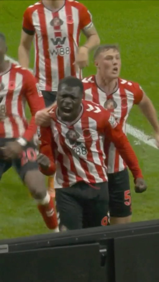 BRIAN BROBBEY 90+4’. 

What a time to score your first Sunderland goal 😍