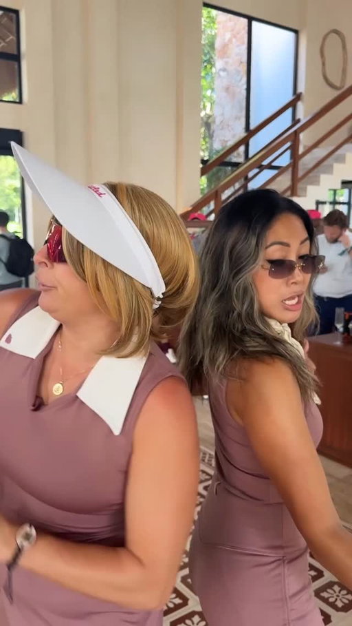 The duo you didn’t see coming ✨⛳️😂 You already know we here for the gieurlzzzzz 🤌🏽 @beckyrobinson4 #TheEntitledHousewifeTulumClassic #alyngolf