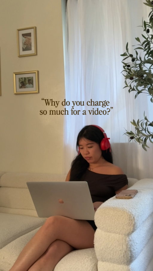 Ok lemme break it down:

Idk how many more times I’ll run into “our budget is $50-$100/video” girl I’ll get paid more working at fast food chain for the day 😔

To be transparent, my rate starts at $400 PLUS includes 30 days usage rights and here’s what you’re getting:

1. I have experience leading creative content strategy for high-spend DTC brands (think $1m+ spend/month) It’s literally my job so I KNOW how to make a vid that’ll ACTUALLY convert and get your money back okie 👍 

2. Breaking down the entire process, here’s how it looks:

Research: 2 hrs
- Identify target audience, pain points & emotional triggers
- Competitor analysis: what’s performing in the space & how we can iterate on those points to perform
- identify your brand and products USPs

Scripting: 1–2 hrs
- Decide the framework: (talking to camera? B-roll + voiceover? Etc)
- 2x time to make sure the hook ACTUALLY HITS bc it’s the most important 
- position the messaging so the video actually resonates 
- identify the visual direction & that it aligns w the script

Filming: 2–3 hrs
- Angles, lighting, multiple takes

Editing: 3–4 hrs
- Cuts, captions, transitions, pacing

So yeah content creation is more than just filming an aesthetic video and $50 of my day ☺️✨

But I also value building a relationship, so always open to negotiation so we can both be of value to each other ✨