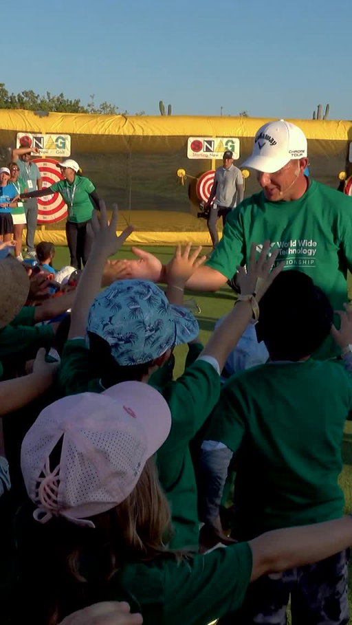 ¡El equipo verde ganó, goleó y gozó! 🙌 💚
Disfrutando la tarde con los niños en el @WWTChampionship.