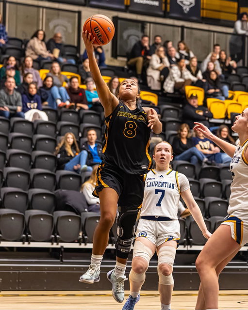 @wloowbb closed out their weekend with a W!

📸: Courtney Caird

#GoBlackGoGold