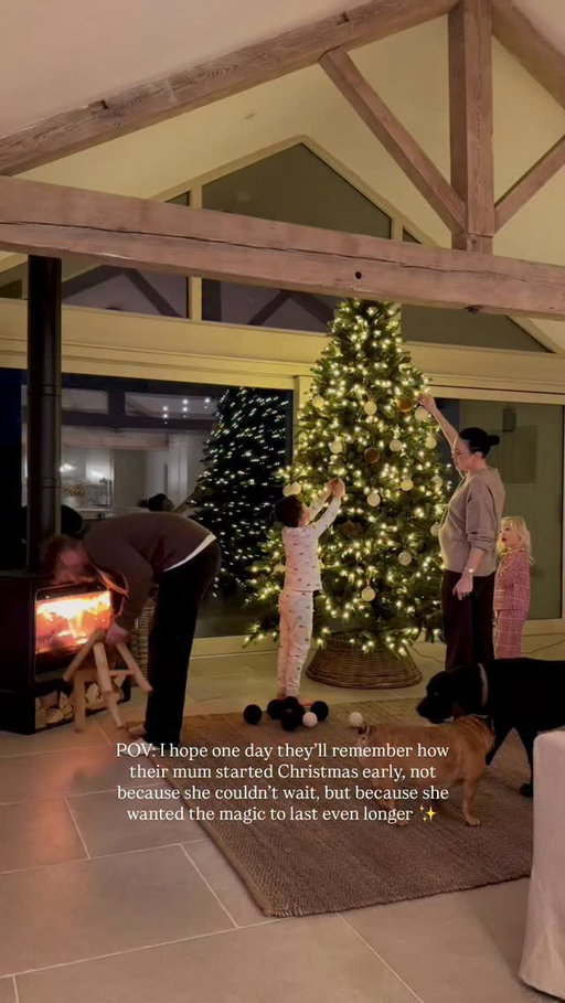 waited 2 years to see a tree up in this window, I couldn’t waiting any longer 🥺♥️

I see so many comments online, some people love starting Christmas early, others prefer to wait until December. 
But honestly, remember you can do whatever the heck you want regardless what anyone says 

Arlo is 6 now and I can’t help but think about how many more years I’ll have while he still truly believes in all the magic Christmas brings 🥺 that thought alone makes me want to soak up every bit of it while I can, so I’ll proudly be the early Christmas girl for the foreseeable future 🤶🏼