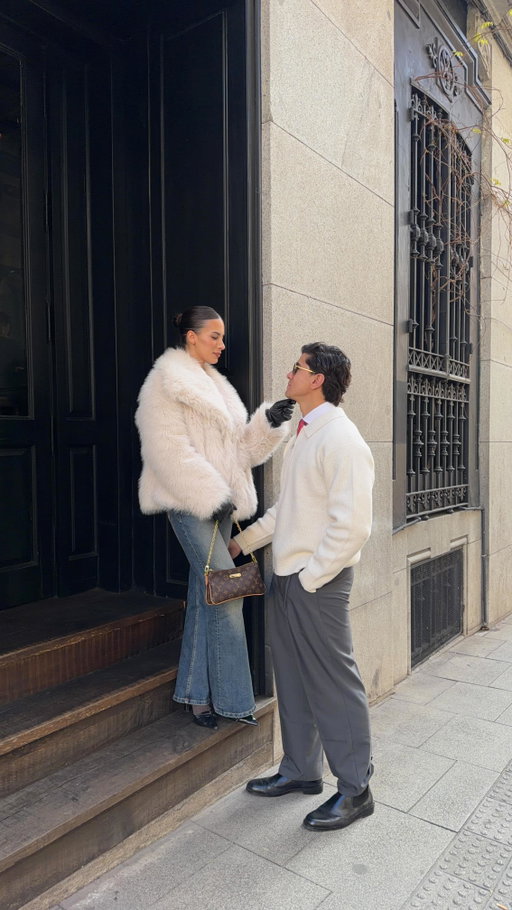 qué tal así? ♥️
.
.
.
 #outfitcheck #couplegoals #couplevideos #novios #rosesbouquet #ramoderosas #addsomecolor