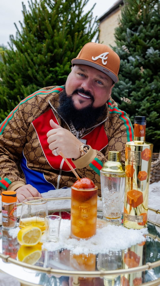 Sloth’s Sticky Toffee Apple🍎🍯This is the GREATEST cocktail we’ve ever made🤤 Who’s trying it? 💬👇 #auvodka