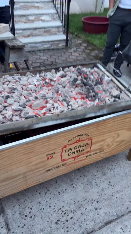 How to roast a whole pig 🐖!! My family has been doing it for 20 years and this is our tried and true method.

Personalization happens at the marinade and cook time but one constant is our @lacajachinabbqgrills