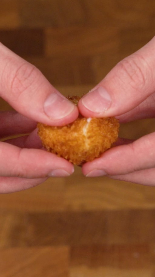 Would you eat these Mozzarella Balls 🤤😋

#foodys #recipe #food #viral #cooking #mozzarella