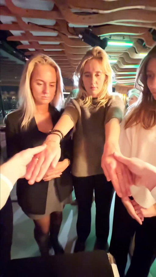 🥳😂 BEST PARTY TRICK!
.
#magic #reels #virals #party #girls #magia #magic #magictricks #virals #funny #funnyvideos #bestreels