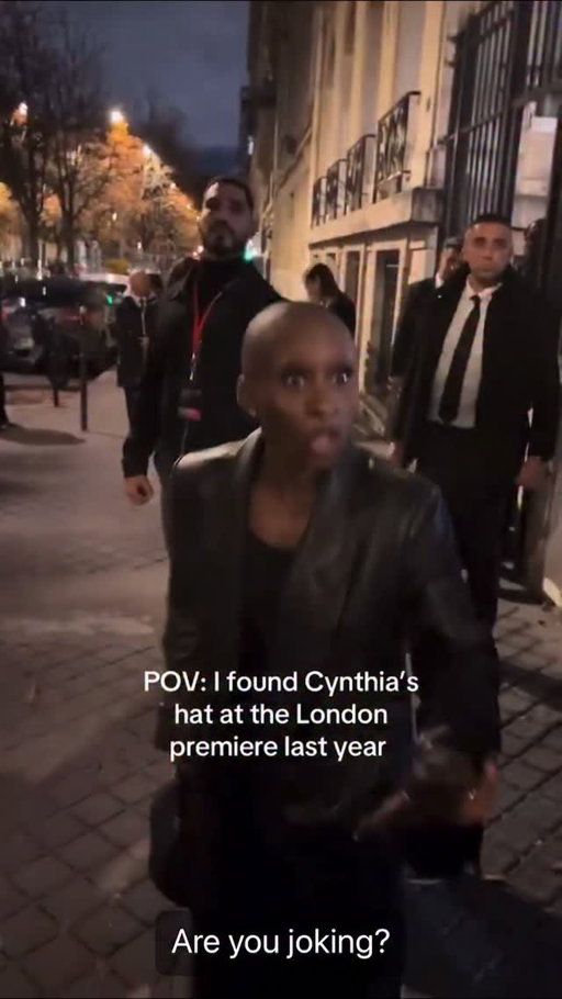 what an interaction this was! @cynthiaerivo was stopped by a fan @claracors that had found her @schiaparelli hat from a premiere a year ago in London! Watch her reaction when she tells her she has her hat and that she will be returning it! In return Cynthia got Clara tickets to the next premiere in London! 🥹🥹🥹@danielroseberry we got u ur hat is officially going to returned sooon