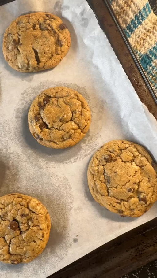 What does one drinking cup and the swirl of a wrist get you? 

The PERFECT Cookie shape 🍪!

Happy Holiday Baking! 🎄💓