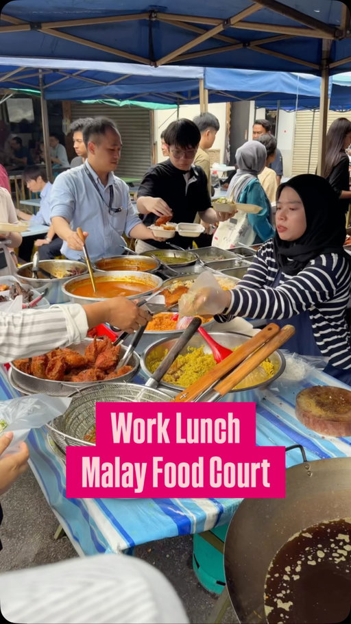 Work lunch at a Malay food court. The food here is so good and affordable. Warning ⚠️ no air conditioning so prepare to sweat.