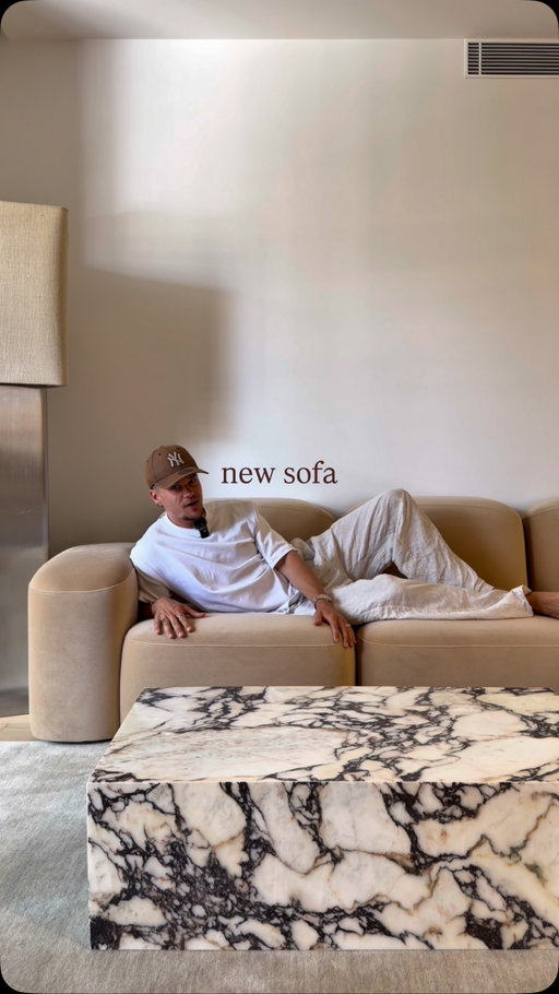 new sofa day 🛋️ @ellisonstudios 
-
-
-
#newapartment #cozyinteriors #midcenturydesign #menslifestyle #interiorinspo