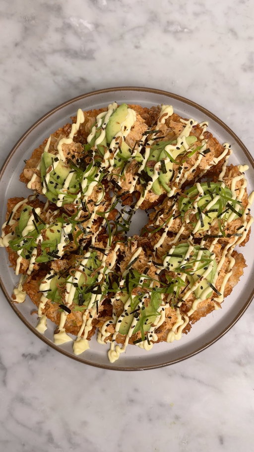Normal sushi? No. Pizza sushi? Yes.🙂‍↕️

@hughwoodward created golden, crispy sushi rice triangles topped with spicy tuna, avo, and all the good stuff. All in the air fryer. Perfect for meal prep or a fun dinner to share

Recipe link in bio! (Go make 😉)
