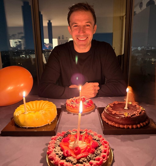 Happy birthday to me. Surrounded by love. 
#november9th #birthday #family #love ❤️