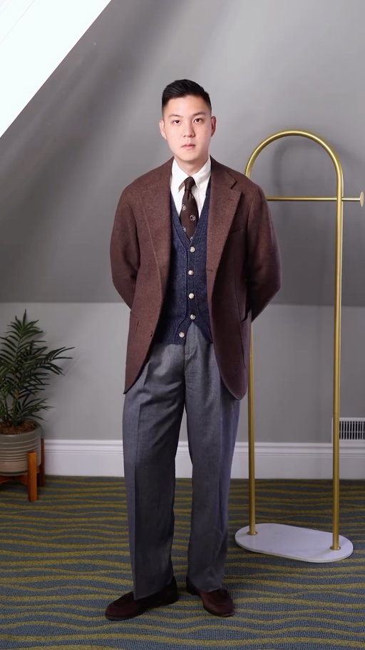 “Professor Outfits” on Pinterest goes hard

Brown Jacket: @natalino.co
Cream Shirt: @propercloth (use code ZaneL10)
Shetland Vest: @spiermackay 
Tie: @tieyourtieflorence 
Grey Flannels: @bananarepublic 
Brown Belt: @sartolane 
Loafers: @crockettandjones_official 

#Menswear #MensStyle #MensFashion #Prof #History #Teacher