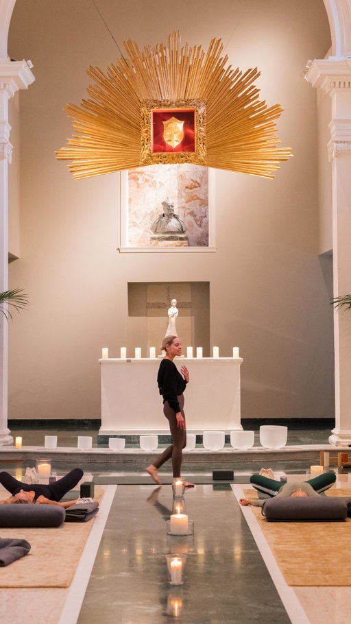 Move, restore, and reconnect.
Join us on November 16 for Savour, Sculpt & Sound Bath — a morning of mindful movement, sound healing, and nourishing flavours in collaboration with @the22_collective .
From the energy of a Cardio Sculpt session to the serenity of a Sound Bath and a wholesome brunch that celebrates balance, each moment is designed to awaken body and spirit in the peaceful surroundings of Collegio alla Querce.
Follow the link in bio to reserve your place.

Muovetevi, rigeneratevi, riconnettetevi. ✨
Il 16 novembre vi aspettiamo per Savour, Sculpt & Sound Bath — una mattina dedicata al benessere, in collaborazione con @the22_collective 
Dal ritmo energico della Cardio Sculpt, alla calma profonda del Sound Bath, fino a un brunch che celebra l’equilibrio e la cura di sé, ogni momento è pensato per risvegliare corpo e spirito nella quiete del Collegio alla Querce.
Scoprite tutti i dettagli e prenotate il vostro posto tramite il link in bio.