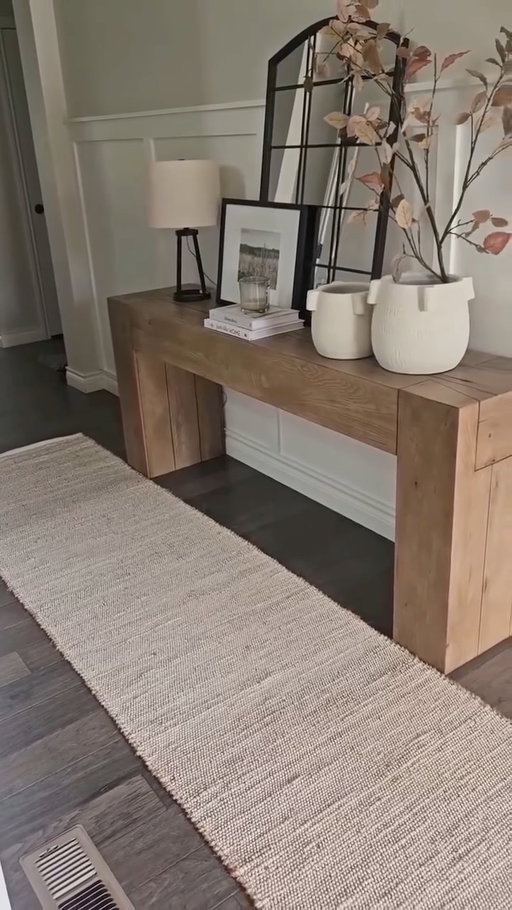 Who doesn't love a little jute moment for the entryway. Our bestselling, Perfect Handwoven Jute-Blend Rug styled by @alyssanicholehome 💛

She says, "this handwoven jute rug from @rugs_usa checked all of the boxes. The texture, pattern and color was exactly what I was looking for, but also a fraction of the price of my original rug with the same great quality!" #MyRugsUSA