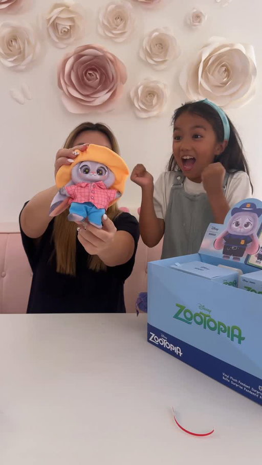 MINISO pop-up season is HERE 😍🛍️
So many cute plush pendants… I’m obsessed 🧸💖
@miniso.official
#MINISO #plushpendant #FunFurEveryYou #keychian #zootopia