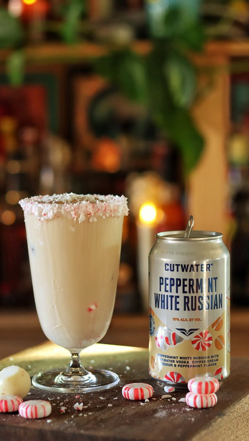 I didn’t expect a peppermint White Russian to be my thing… but this one this one hits different this time of year. It’s a tasty treat. Sip it fireside or wrapped in a flannel blanket and you’ll feel quite cozey. 

My Peppermint White Russian:

• 1 CUTWATER PEPPERMINT White Russian
• Frozen rocks glass
• 1 large rock
• 1 @lindt_usa Peppermint truffle
• Mint candy rim

#cutwaterspirits #sponsored #21+