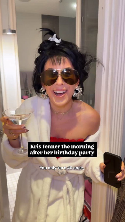 A night to remember if we can!🎂🍸
.
.
.
#krisjenner #kardashian #birthday #party #hollywood #celebs #happybirthday #comedy #impression #lol