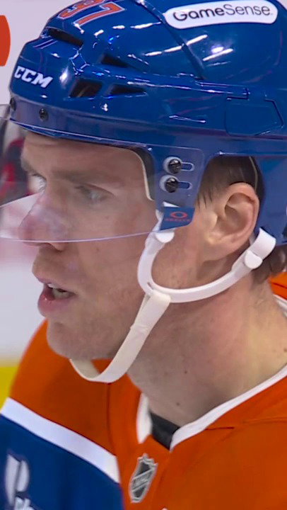 GOODNESS GRACIOUS CONNOR MCDAVID 😍